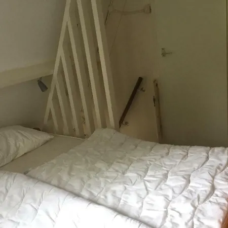 Durbuy-bungalow B99 بيت للعطل *
